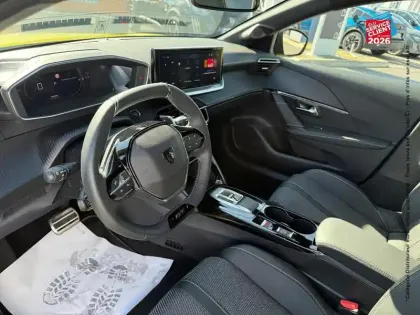 Photo 14 Peugeot 208  1.2 Hybrid 145ch GT e-DCS6