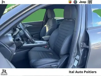 Photo 8 Alfa Romeo Tonale  1.5 Hybrid 160ch Ti TCT