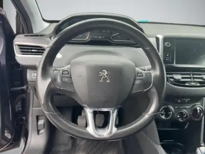Photo 10 Peugeot 208  1.2 PureTech 82ch Allure 5p
