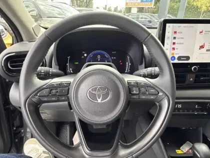 Photo 12 Toyota Yaris  116h Design 5p MY26