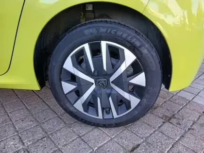 Photo 6 Peugeot 208  1.2 Hybrid 110ch Style e-DCS6