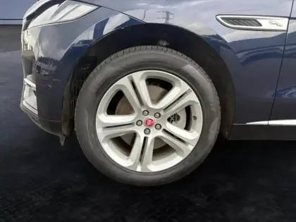 Photo 8 Jaguar F-Pace  P400e Plug-in-Hybrid SE BVA8 AWD