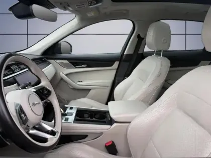 Photo 11 Jaguar F-Pace  P400e Plug-in-Hybrid SE BVA8 AWD