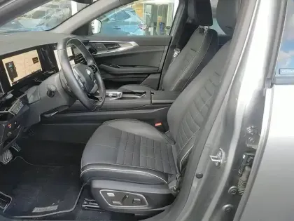 Photo 8 Renault Austral  1.2 E-Tech full hybrid 200ch Iconic