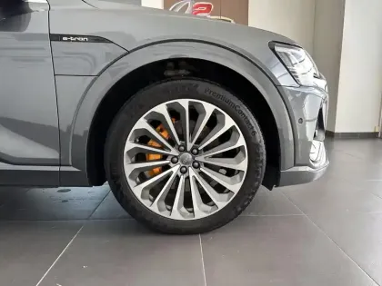 Photo 10 Audi E-tron  Sportback 55 408ch S Line e-quattro