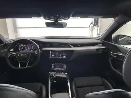 Photo 14 Audi E-tron  Sportback 55 408ch S Line e-quattro