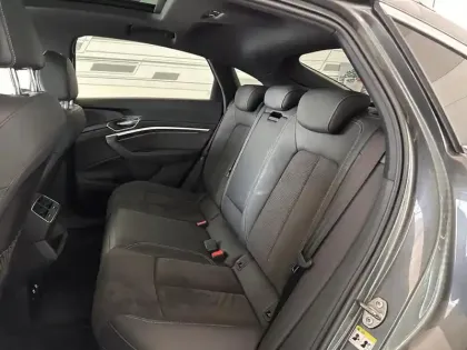 Photo 13 Audi E-tron  Sportback 55 408ch S Line e-quattro