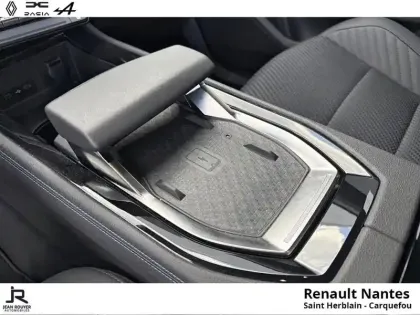 Photo 8 Renault Espace  1.2 E-Tech full hybrid 200ch esprit Alpine 7 places
