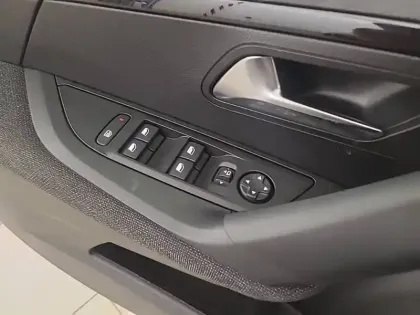 Photo 5 Peugeot 2008  100 S&S BVM6