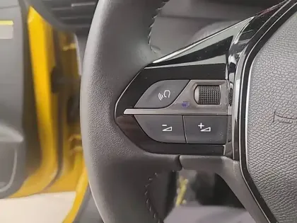 Photo 20 Peugeot 208  PureTech 100 S&S BVM6