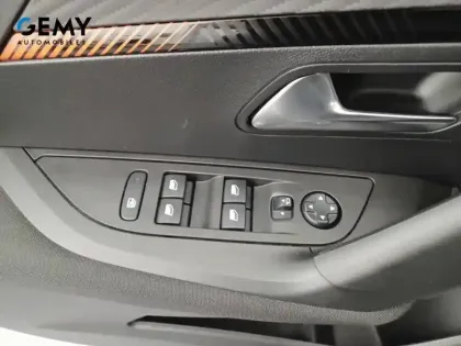 Photo 11 Peugeot 2008  PureTech 100 S&S BVM6