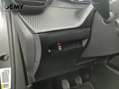 Photo 18 Peugeot 2008  PureTech 100 S&S BVM6