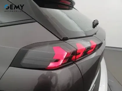 Photo 17 Peugeot 2008  PureTech 100 S&S BVM6