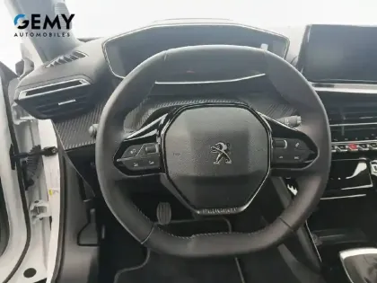 Photo 12 Peugeot 2008  PureTech 100 S&S BVM6