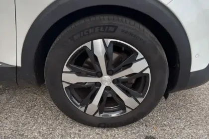 Photo 14 Peugeot 3008  Puretech 130ch S&S EAT8