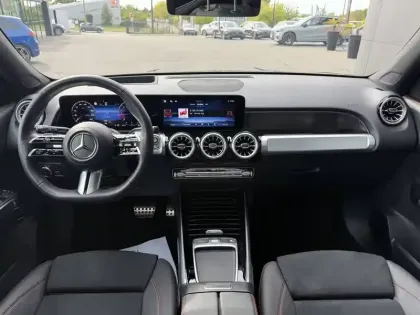 Photo 10 Mercedes GLB  200 d 8G-DCT