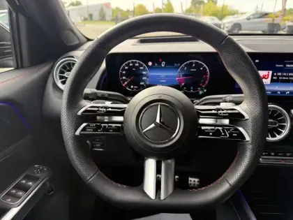Photo 12 Mercedes GLB  200 d 8G-DCT