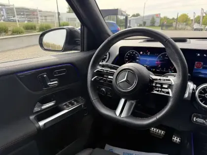 Photo 11 Mercedes GLB  200 d 8G-DCT