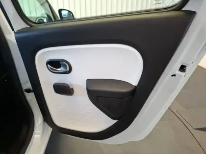Photo 39 Renault Twingo  III 0.9 TCe 90 Energy E6C