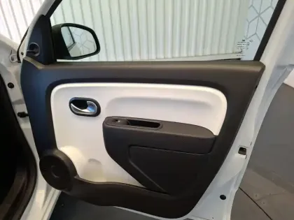 Photo 41 Renault Twingo  III 0.9 TCe 90 Energy E6C