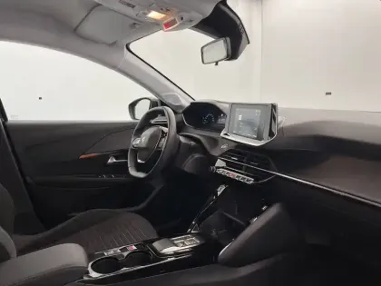 Photo 24 Peugeot 208  Electrique 50 kWh 136ch