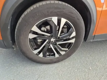 Photo 10 Peugeot 2008  PureTech 130 S&S EAT8