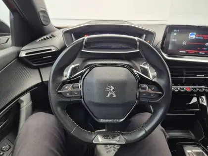 Photo 15 Peugeot 2008  PureTech 130 S&S EAT8