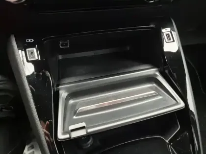 Photo 13 Peugeot 2008  PureTech 130 S&S EAT8