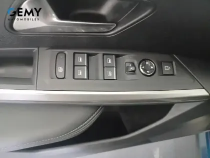 Photo 11 Peugeot 3008  Hybrid 145 e-DCS6