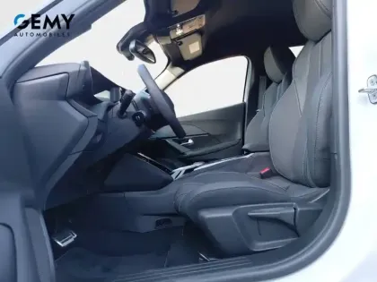 Photo 8 Peugeot 2008  Hybrid 145 ch e-DCS6