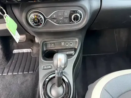 Photo 20 Renault Twingo  III E-Tech