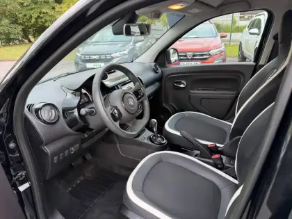 Photo 8 Renault Twingo  III E-Tech