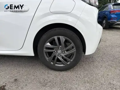 Photo 15 Peugeot 208  PureTech 100 S&S BVM6