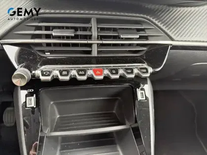 Photo 19 Peugeot 208  PureTech 100 S&S BVM6