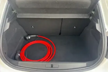 Photo 8 Peugeot 208  Electrique 50 kWh 136ch