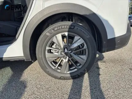 Photo 10 Peugeot 5008  Hybrid 145 ch e-DCS6