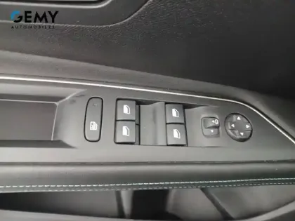 Photo 11 Peugeot 3008  Hybrid 225 e-EAT8