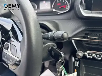Photo 18 Peugeot 208  PureTech 100 S&S BVM6