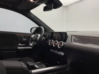 Photo 26 Mercedes GLA  250 e 8G-DCT