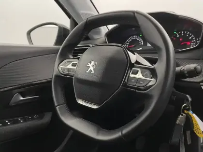 Photo 28 Peugeot 208  PureTech 100 S&S BVM6