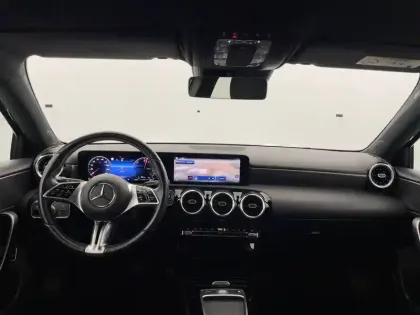 Photo 24 Mercedes Classe A  250 e 8G-DCT