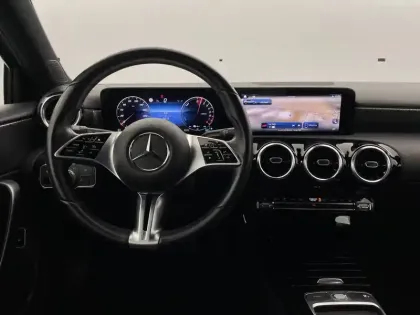 Photo 21 Mercedes Classe A  250 e 8G-DCT