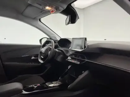 Photo 25 Peugeot 208  Electrique 50 kWh 136ch