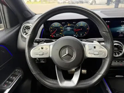 Photo 10 Mercedes GLB  200 d 8G-DCT