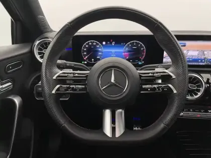 Photo 22 Mercedes Classe A  180 7G-DCT