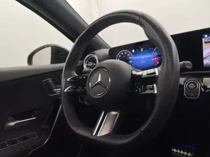 Photo 24 Mercedes Classe A  180 7G-DCT