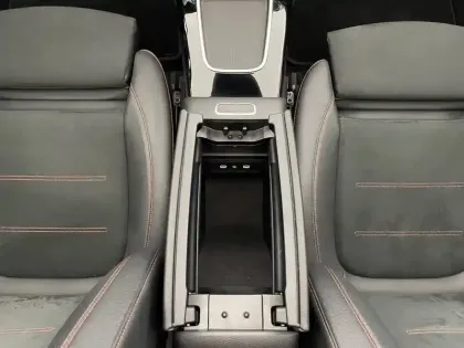 Photo 27 Mercedes Classe A  180 7G-DCT