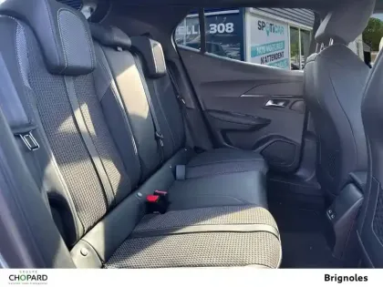 Photo 31 Peugeot 2008  PureTech 130 S&S BVM6