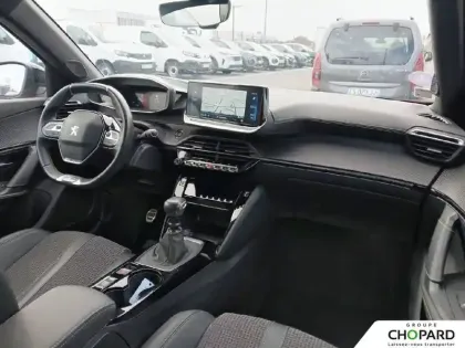 Photo 12 Peugeot 2008  PureTech 130 S&S BVM6