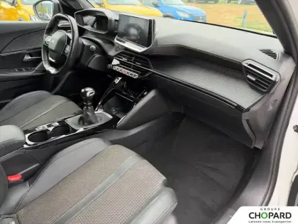Photo 36 Peugeot 2008  PureTech 130 S&S BVM6